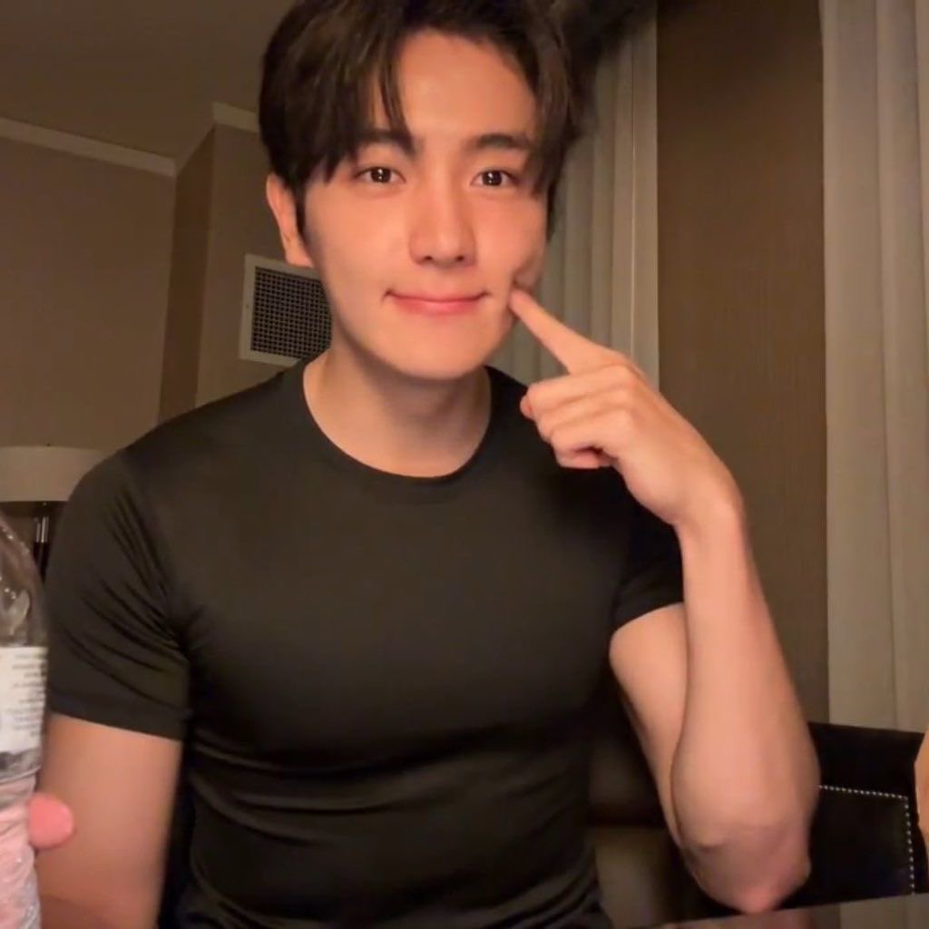 릭담 tweet media