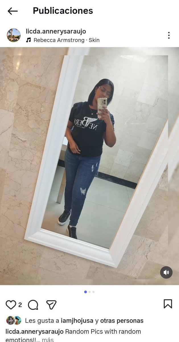 pausiniannerys's tweet photo. Yo subiendo un post en IG con "Skin" de fondo y con mi t-shirt de la B New Era, las otras dos fotos con el hoddie de 92 y la gorrita también 🫣

Hablanme de ser FBstan y se ve así!

Promo pa' ta' el mundo 🫣🤣

#SkinOutNow
#SkinRebeccaArmstrong
#ninetytwo
#CielorStore https://t.co/08cw3exPWt
