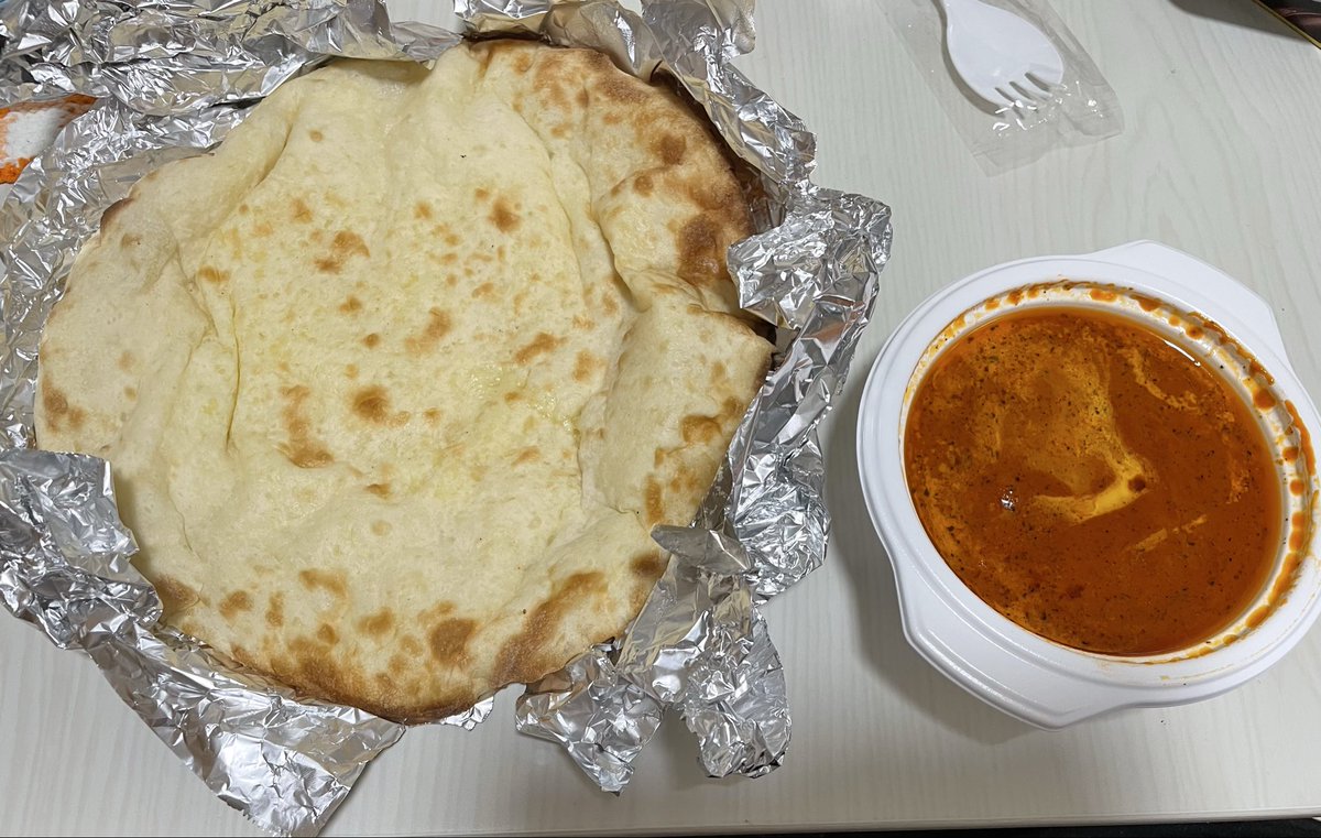 belly_ch92's tweet photo. うちの近くに
インド・ネパール料理屋さん
があって久しぶりに
バターチキンカレーとチーズナン😋

持ち帰りではなかったけど、
ビリヤニもあったの！
食べたことないから、
明後日辺りに行ってみようかな🤔 https://t.co/itetcKPg2s