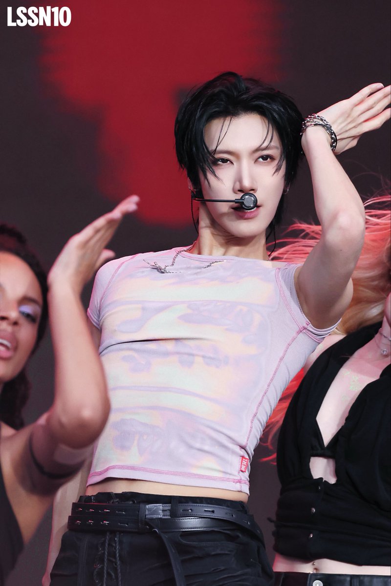 lssn105645's tweet photo. 260503 Super Mango Music Festival

👁️ eye of the cheetah

#TENLEE #tenlee_1001 
#TEN #텐 #เตนล์ #李永钦 https://t.co/3ci7vY3wYd