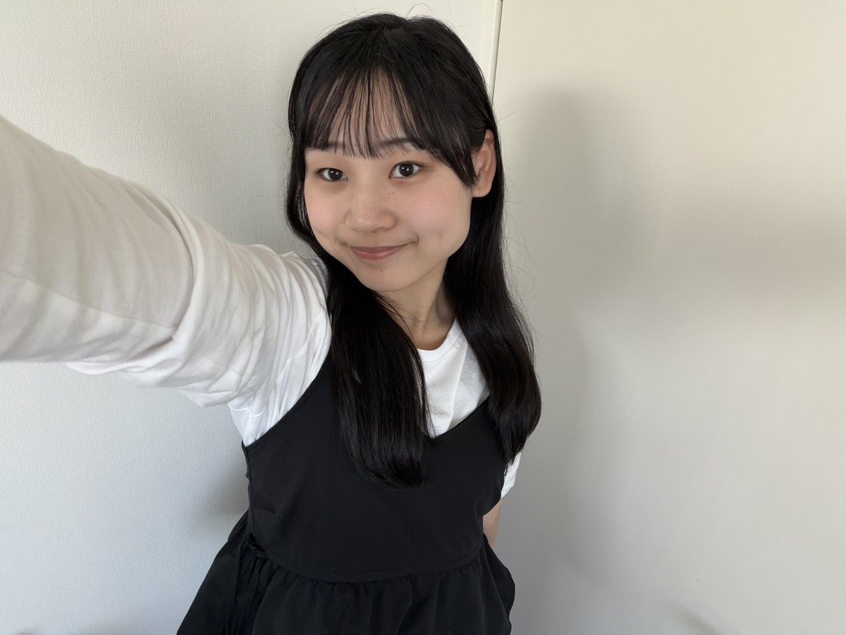 #毎日投稿 627日目！

諸々ひと段落したので…！
髪の毛切りましたっ💇🏻‍♀️

見た目は分かりにくいけど、ちょっとだけ、初めてのレイヤー入れてもらったの！

 #俳優 #女優 #舞台役者 #女優志望 #大学生 #日常 #写真  #ヘアカット  #レイヤーカット
