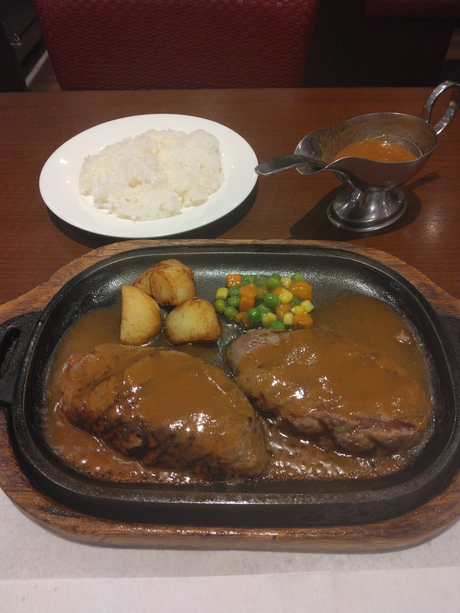 アルカサール 神保町店さん

・炭焼ハンバーグ300g
    ライス中

頂きました
腹ペコだったのでマックス300g
あっという間に平らげてしまった
美味しかった