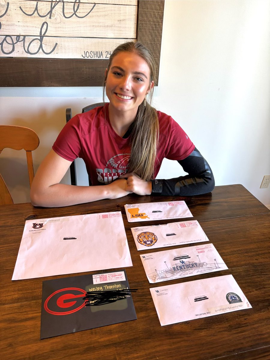 2028Wesley's tweet photo. Mail recently💌 I appreciate y’all thinking of me! @UGASoftball @LSUsoftball @AuburnSoftball @UKsoftball 
@AGTVallery @DickeyVallery 
@UGACoachTony @Syd_finch @MikeDavo17 @chelsw20 @BethTorina @CoachNealPT @LSU_SandraMoton @Tpleasants17 @UKCoachLawson @UKCoachHimes @GraceBaalman @BrittCerv14 @CoachMalveaux @KateMalveaux @DJSanders37