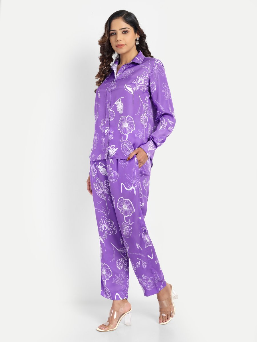 TrendlandForHer's tweet image. Upgrade your everyday style 💜
The Jaila Shirt brings comfort + trend together with a bold floral vibe 🌸✨Perfect for casual days &amp;amp; effortless chic looks!
🛍️ Shop now: trendland.co.in/products/jaila… 
#WomensFashion #NewArrivals #CasualStyle #OOTD #IndianFashion #FloralFashion