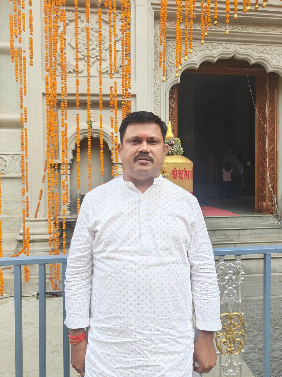 SudhakarshuklaB's tweet photo. उत्तराखंड के चमोली जिले में स्थित जोशीमठ (ज्योतिर्मठ) के दिव्य दर्शन प्राप्त हुए, मुख्य रूप से यह मंदिर नरसिंह मंदिर के लिए प्रसिद्ध है।।शीतकालीन समय में बद्रीनाथ जी के कपाट बंद होने के बाद शीतकाल (सर्दियों) में भगवान बद्रीविशाल की पूजा यहीं नरसिंह मंदिर में की जाती है। https://t.co/JhXgf4KAfR