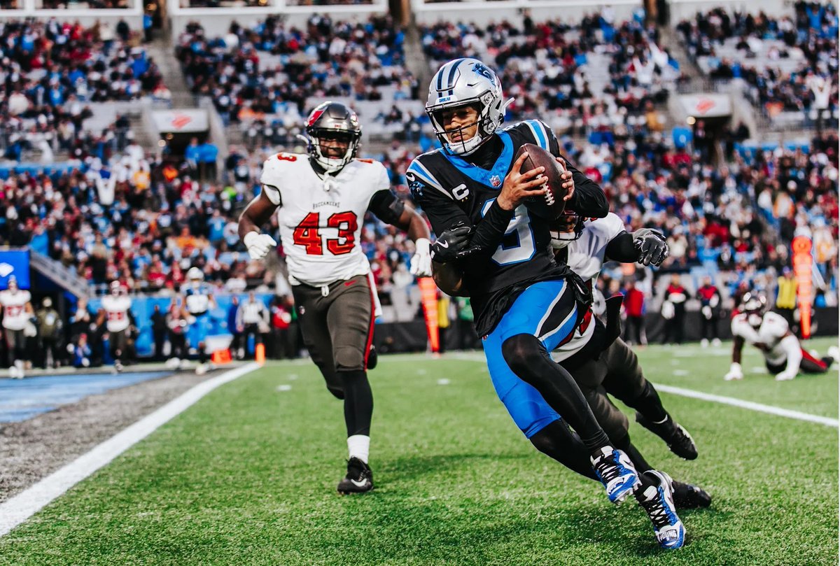 BoltvoltG69811's tweet photo. @1PantherPlace @BeenWatchinFilm @997TheFox Will die on this hill for this being the best we've worn
Worst easily white jersey with black pants and socks https://t.co/rzKnKhFyRg