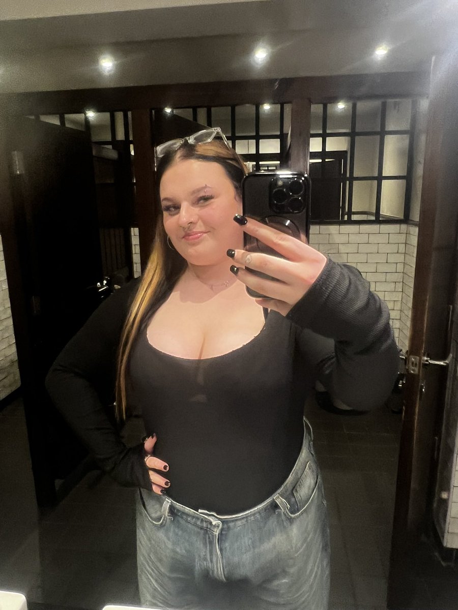 aimundoo's tweet photo. some 3am progress pics bc i fucking did that https://t.co/y9TPIUyzn0