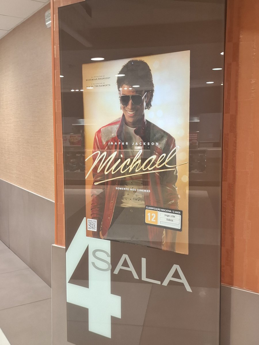 MaTheBlueParade's tweet image. Prestigiando o filme do Rei do Pop 
#cinema #cinemark #michae