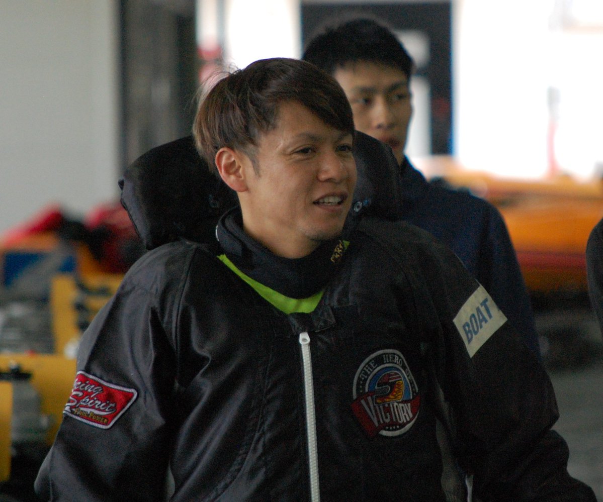 daily_boatrace's tweet image. 【＃ボートレースとこなめ】
　＃チャンピオン大会

　初日連勝の平本真之は２日目３Ｒも２コースから差して１着。どこまで連勝が続くか見ものだ。
　
　＃ＢＯＡＴＲＡＣＥ　＃ボートレース　＃平本真之