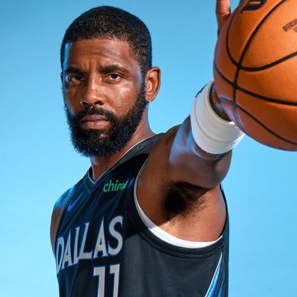 Kyrie Center tweet media