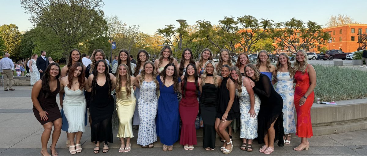 Drake Softball tweet media