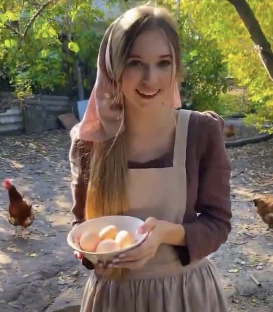 PuppyBoi_311's tweet image. Who turns you on more?

#farmlife #OFlife #findom #homested
