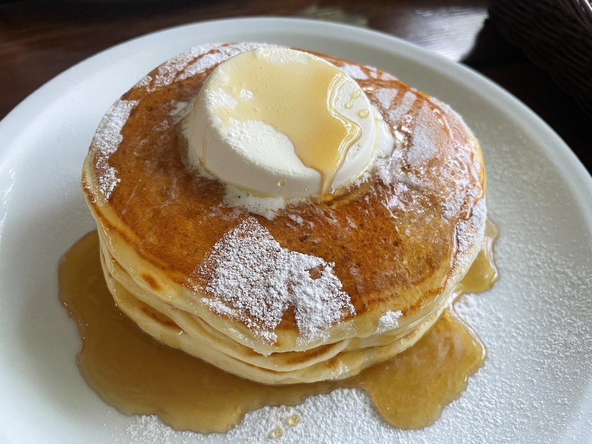 shizuku_OORer's tweet photo. 聖地巡礼シリーズ✨
Takaが昔訪れた?と言われている代官山にあるIVY PLACEでランチ🍽️
新緑の中、テラスで食べたのもあり、開放的になったのは気分だけじゃなく、お腹もだった😂
パンケーキ🥞の誘惑に負けやしたw
美味しかったぜ😋😋😋
#IVYPLACE https://t.co/TTqbLTD2tI