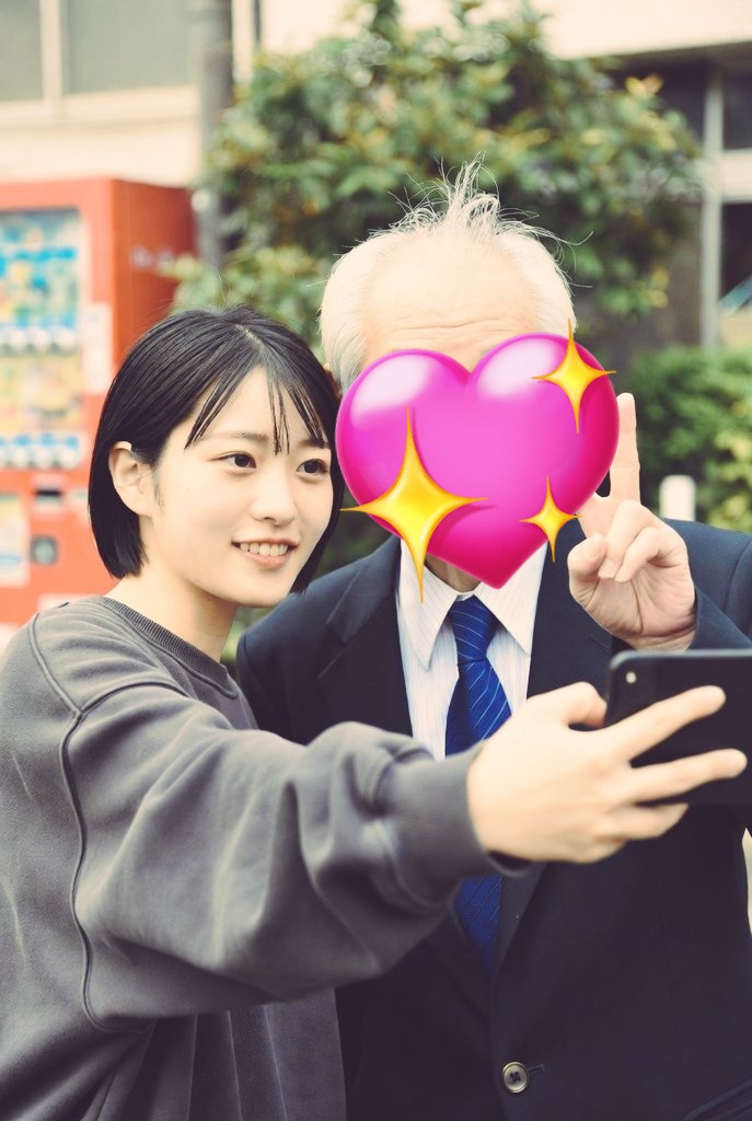 るりるり tweet media