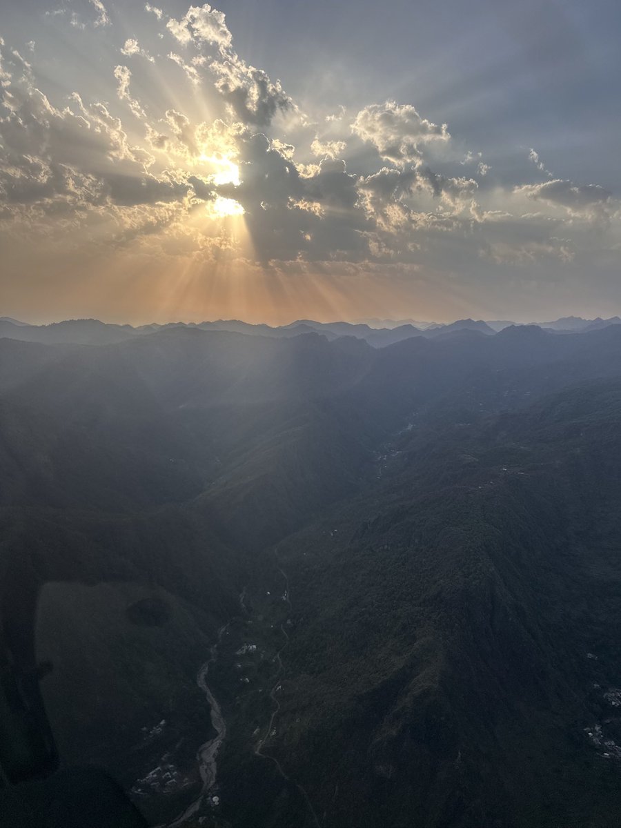 nitinwelde's tweet image. Hide and Seek 

#pilotlife #gratitude 

PC: pax