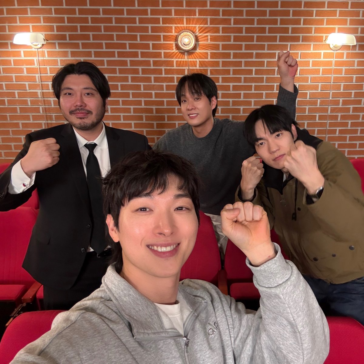 [📌저스트텐미닛 휴방공지]

저하!
미라클라스 신곡과 콘서트로 가득했던 지난 한 주, 다들 행복하게 즐기셨나요? 😊

멋진 멤버들과 사랑스러운 기적들 덕분에 저텐 제작진에게도 정말 벅차고 행복한 시간이었습니다!