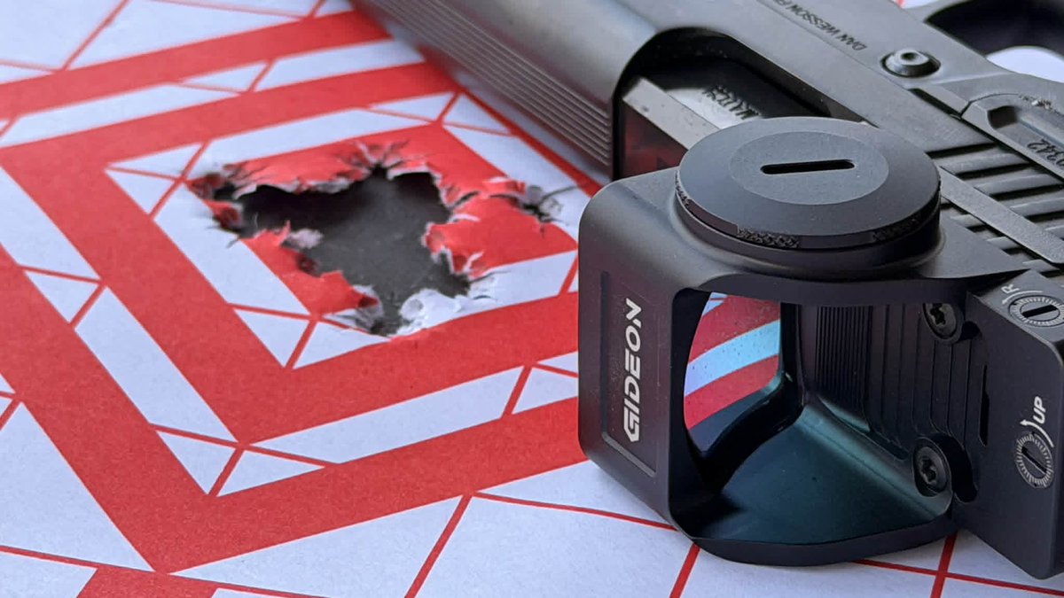 GideonOptics tweet media