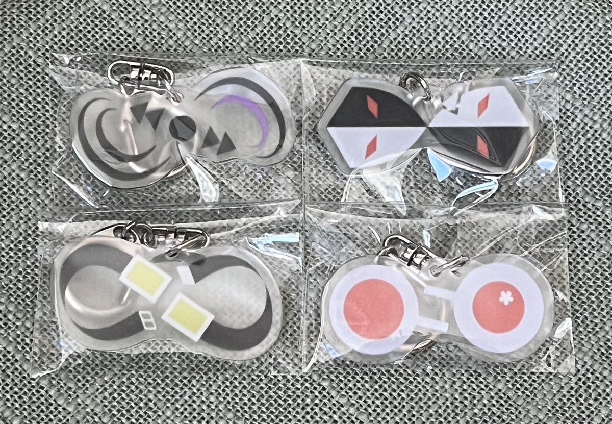 写真汚くてすみませんがカゲプロ概念アクキー思ってたよりかわいくて良きかな