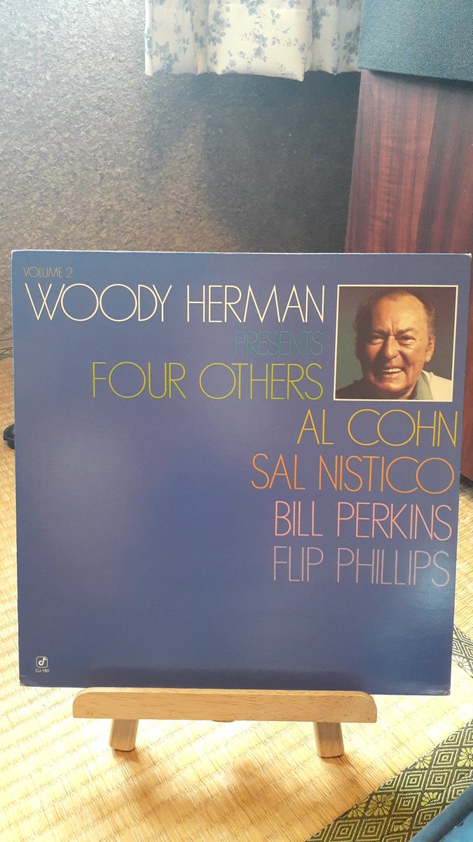 tjmw8564's tweet photo. ナウプレ
Woody Herman Presents Four Others, Volume 2.

Al Cohn: Tenor Saxophone
Sal Nistico: Tenor Saxophone
Bill Perkins: Tenor Saxophone
Flip Phillips: Tenor Saxophone
Woody Herman: Clarinet and leader https://t.co/yX5nCkcBQy