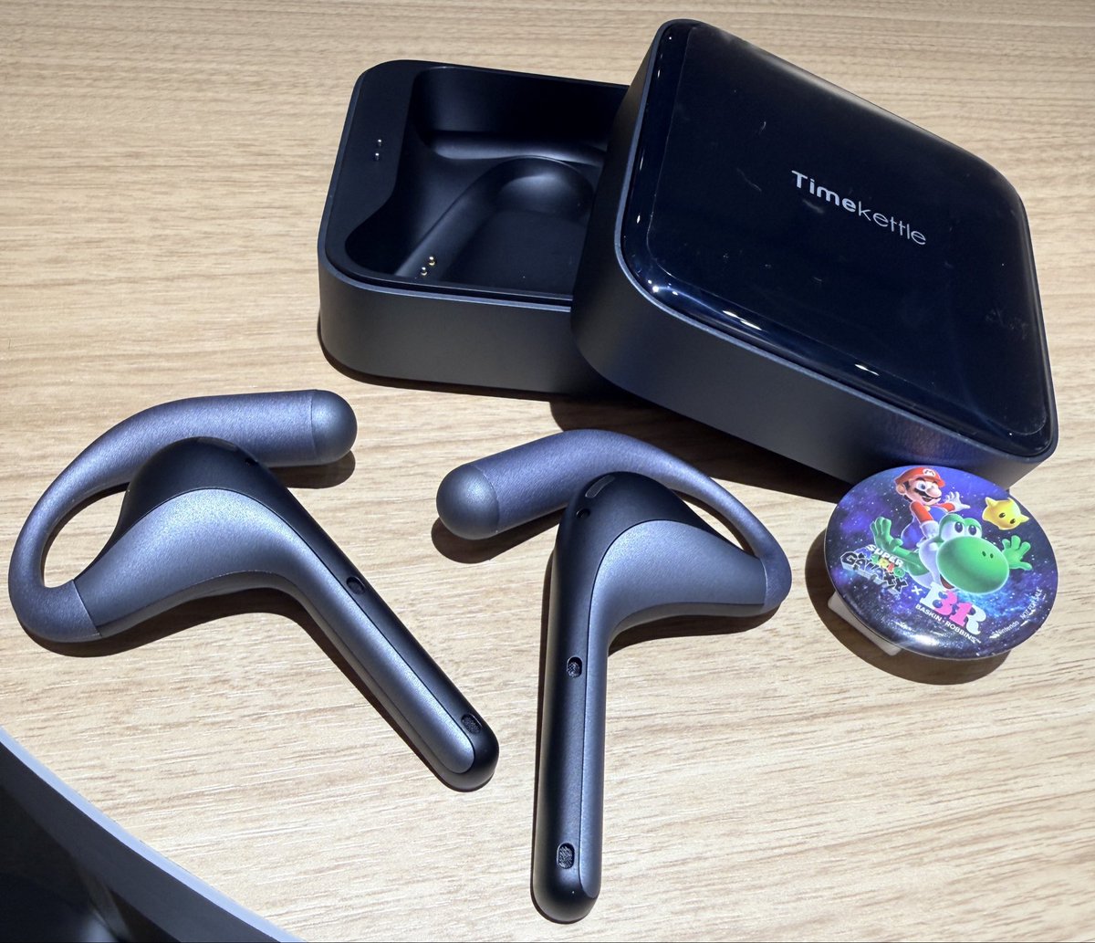 k_yamazaki1234's tweet image. time kettle 買ったのですがこれ便利かも。右の耳で自分の日本語拾って左の耳に自分の日本語の英語通訳されたのが聞けたりします。本来片方を相手に渡して即時的相互翻訳するのですが。
#Time kettle
