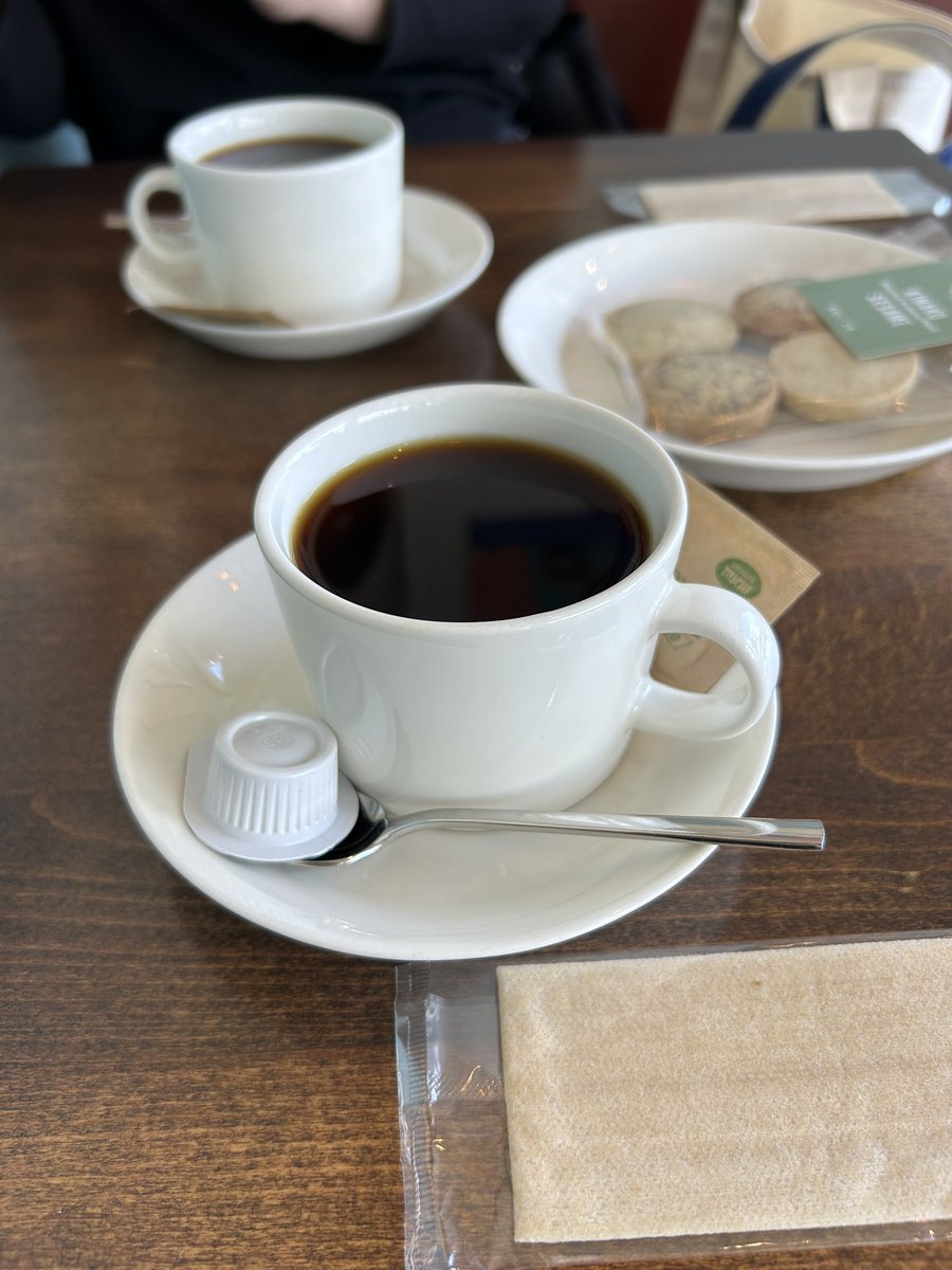 featherlions's tweet photo. コーヒータイム https://t.co/Vjc4vrEb5b