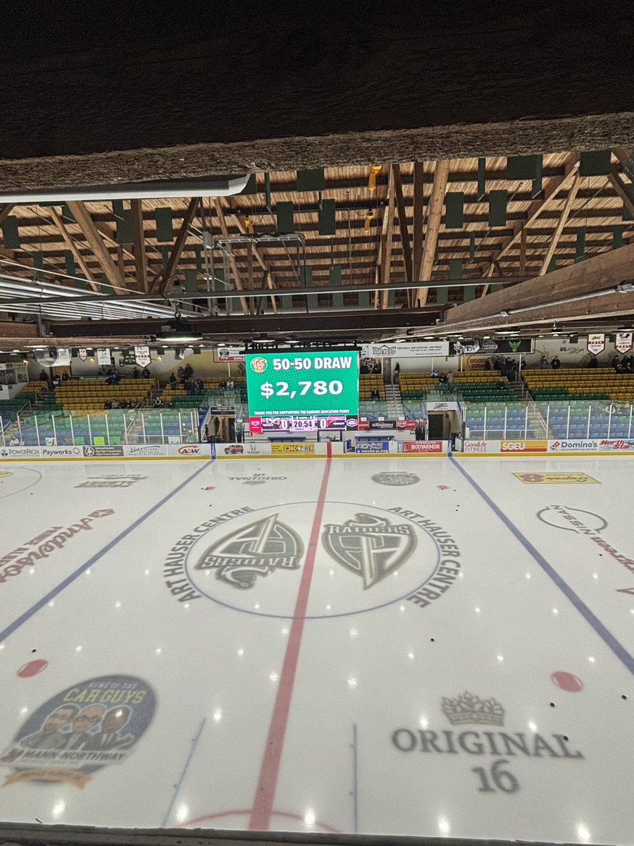 colewaldiepxp's tweet photo. Prince Albert vs. Everett for the Ed Chynoweth Cup.

Unbelievable teams—but the building contrast might be the best part.

From a road broadcast POV: the most unique vs. the most electric.

3,000+ in PA. 8,000+ in Everett.

Can’t wait. https://t.co/hoHDhPAW8P