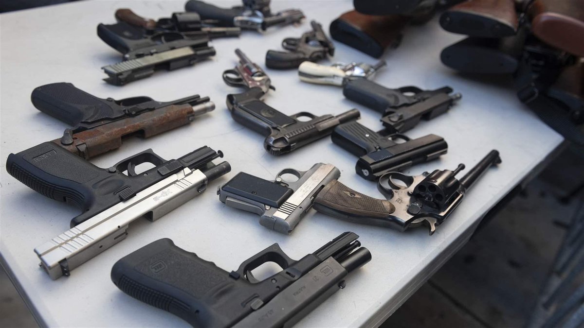 ManuTorres47's tweet photo. 🚨 ¿Milei liberó la portación de armas?

🇺🇸 ¿Nos convertimos en Disparos Unidos? 

🇦🇷 En este hilo te explico todo lo que tenés que saber sobre el Decreto 306/2026.

(Y LOS CAMBIOS QUE SE VIENEN) https://t.co/63K5hE3wT9