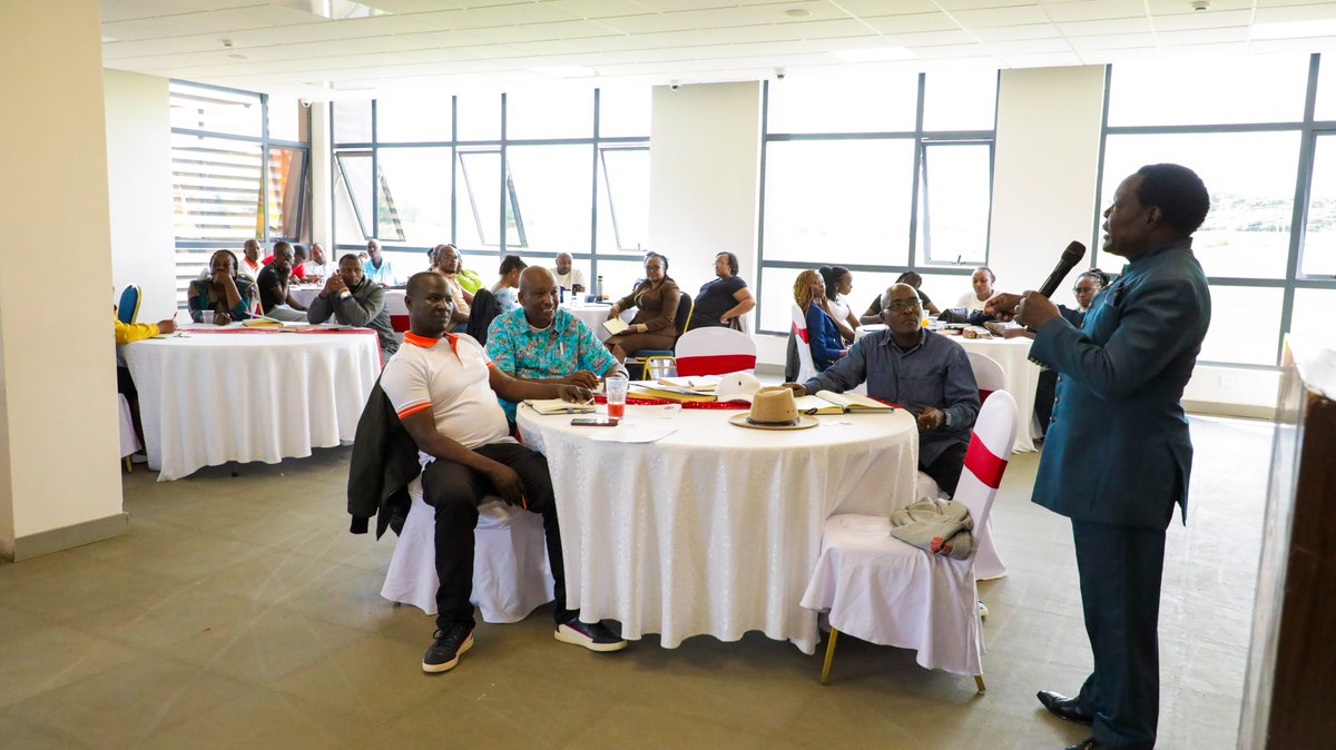 Amref International University (AMIU) tweet media