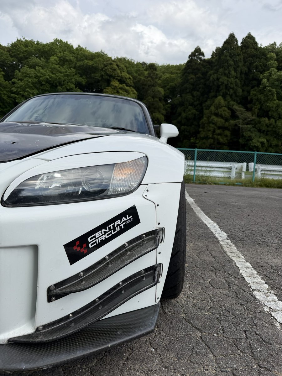 いつも使わせて頂いてるLOVCA（<a href="/AUTO_CREATION/">🇯🇵LOVCA MOTOR OIL🏁</a> ）さんと先日サーキットデビューで走ったセントラルのステッカーを貼ってみた！