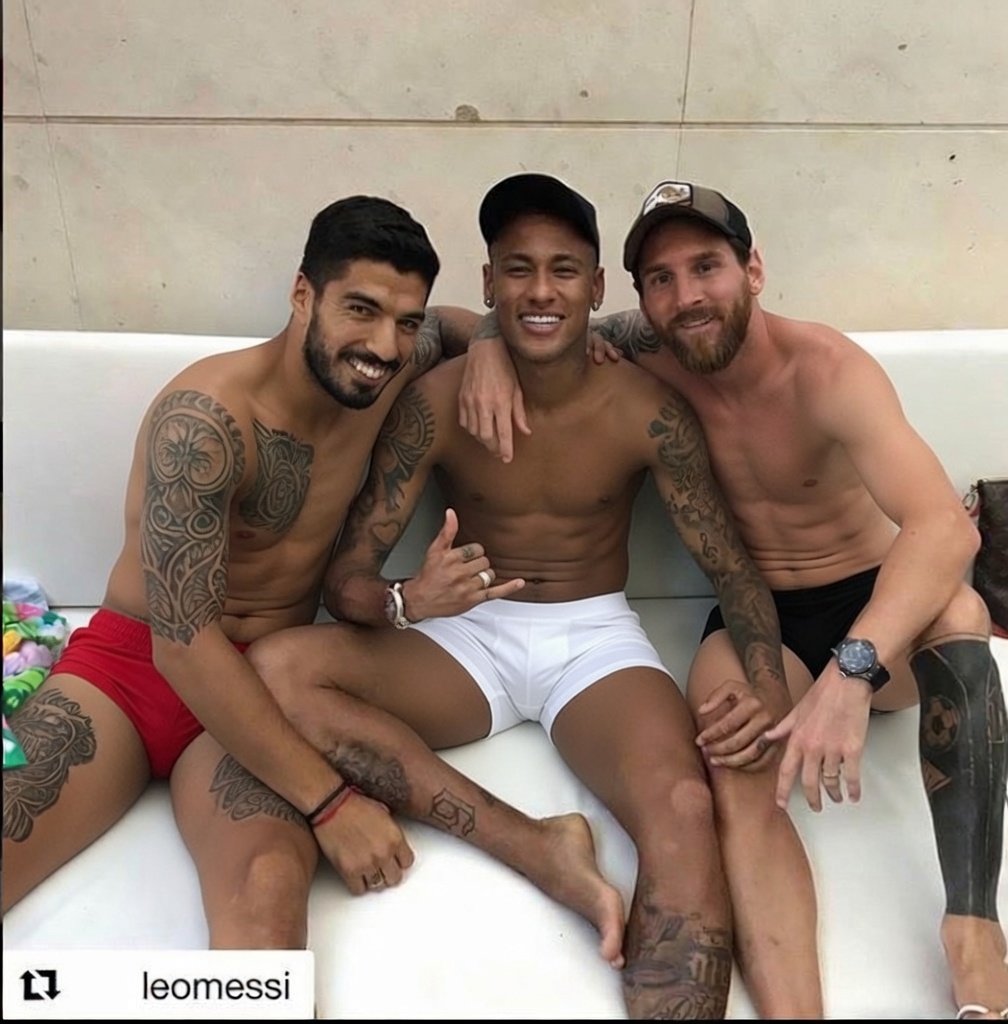 Messifly tweet media