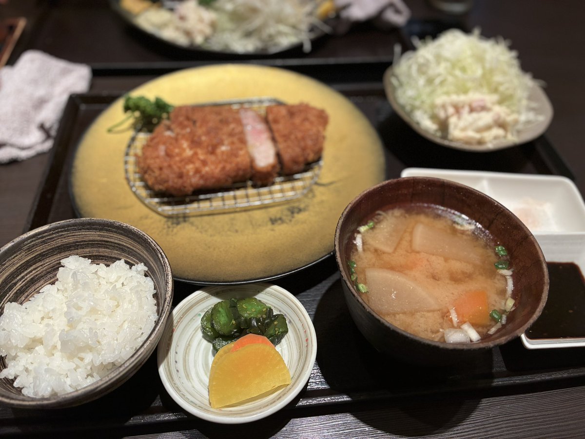 イソえもん tweet media