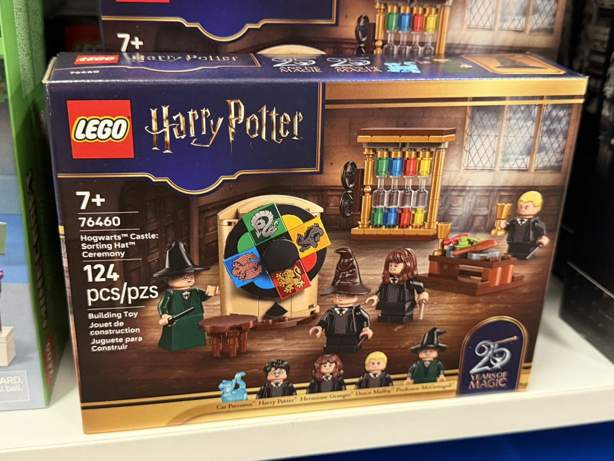 P3t3rD4Gi4nt's tweet image. FIRST LOOK AT..HARRY POTTER 25 YEARS OF MAGIC MERCH!!!🤯🤯🤯🤯🤯
@thecalibae @AliciaStella @themeconductor @ParkWizar1 @HighUniversal @SaveYourCinema
