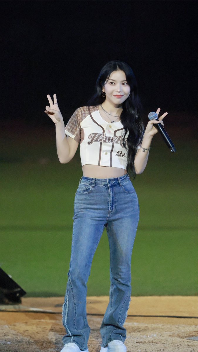 moo_moo_0619_cf's tweet image. 260503 ☀️心動時刻
🥰🥰🥰
#MamamooPlus 
#Solar #솔라