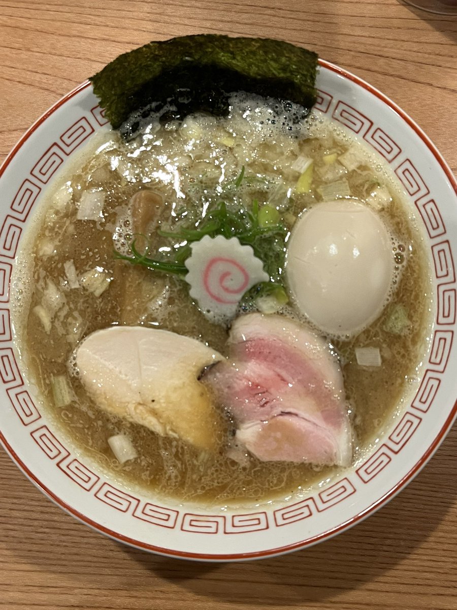 ごん tweet media