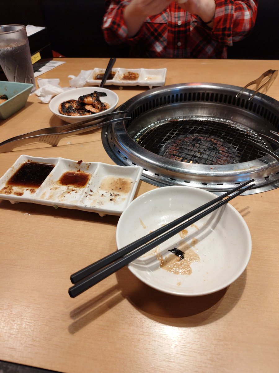 suwsann's tweet photo. クビになった者です
　焼き肉きんぐで満腹 https://t.co/9iclqAwQC6