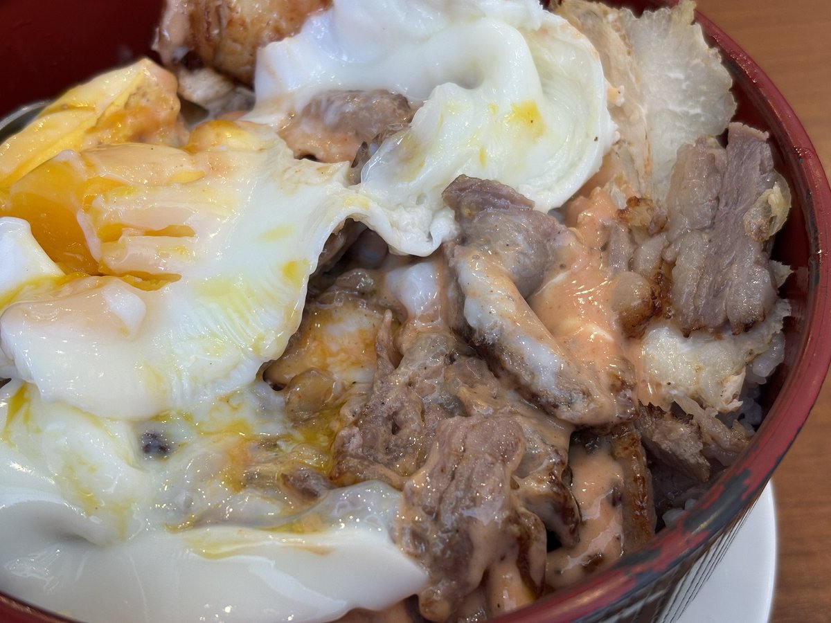 チョモランマ名古屋 tweet media