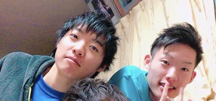 yellowstars_vb's tweet photo. ／
こどもの日企画🎏
＼

選手のこどもの頃〜現在の写真を
5月5日のこどもの日に向けて大公開📸
かわいすぎ注意です🥰

今回は、14番 中野竜（@Vollyballjapan ）選手📝🔻

あまり覚えてませんが、子供の頃はとてもやんちゃだったらしいです。
僕は双子なのですが、2人して親が見ていない隙をついてオムツのまま家を飛び出したりして近所の人にいつも捕まえられていたみたいです笑
近所では有名な元気な双子だったらしいです😊

#北海道イエロースターズ #イエスタ