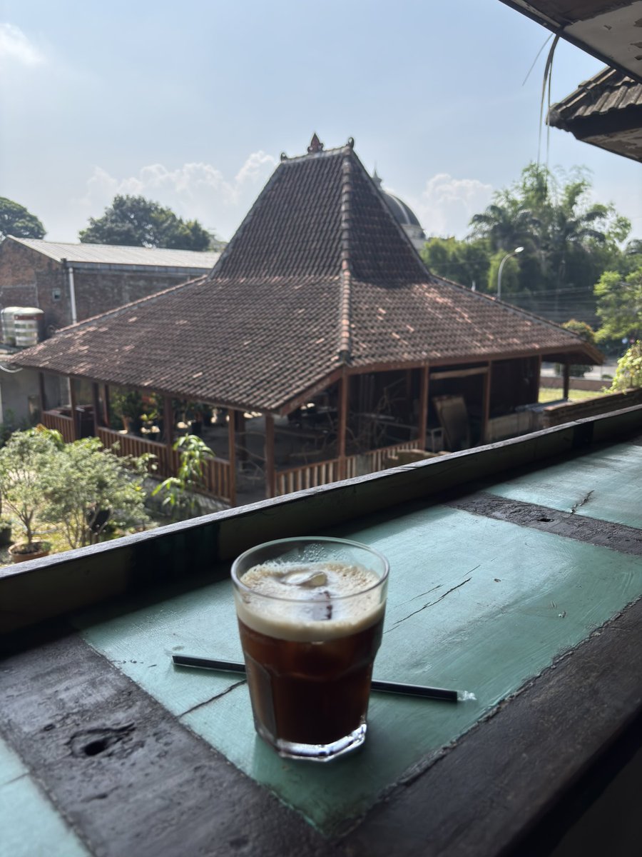 Segelas kekalahan untuk pagi ini 🤝
