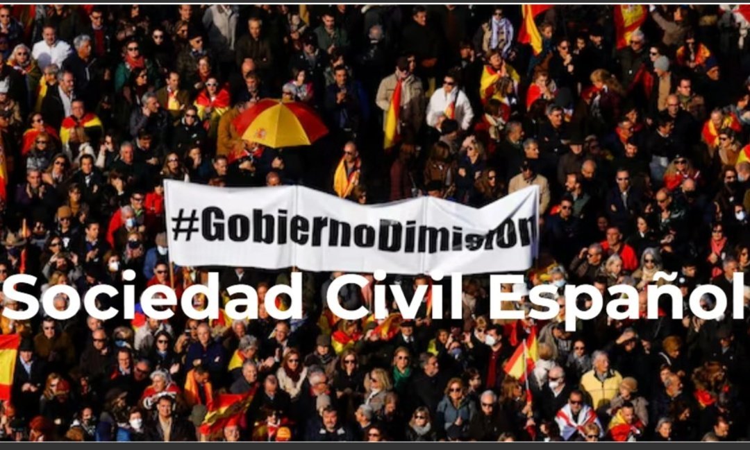 AnaAbueloGC's tweet image. 🇪🇸#23Mayo2026
🪧Plataforma Sociedad Civil Española🪧(SCE) con mas de cien formaciones ha convocado una «Marcha por la Dignidad» para exigir la dimisión inmediata del presidente del 🇪🇸Gobierno, Pedro Sánchez.

⏰10.30h desde la Plaza de Colón (#Madrid) 
➡️theobjective.com/espana/2026-05…⬅️