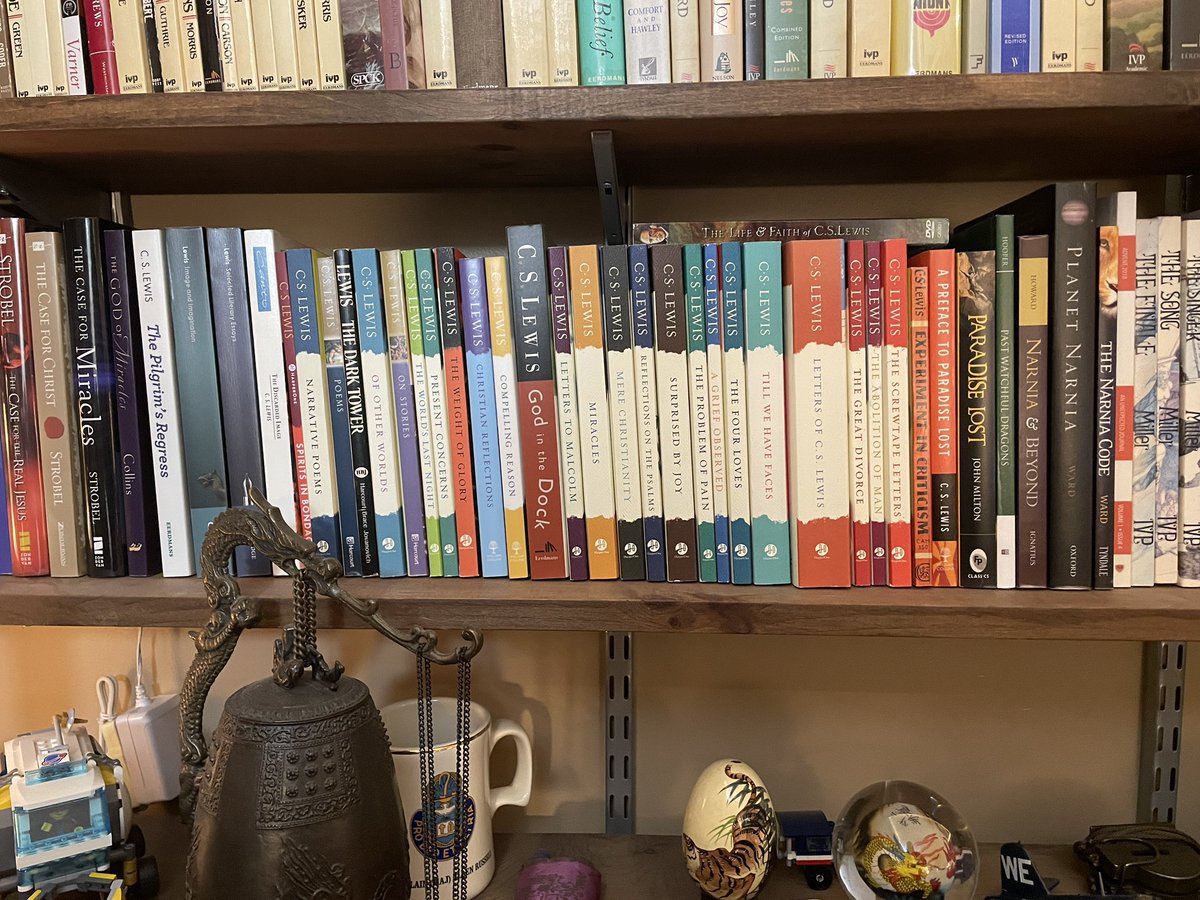drussellpsu's tweet photo. #randombookshelfie
My C.S. Lewis collection - minus the Narnia Chronicles and the Space Trilogy (which are on my SciFi / Fantasy bookshelves) https://t.co/lQf4JnEYVJ