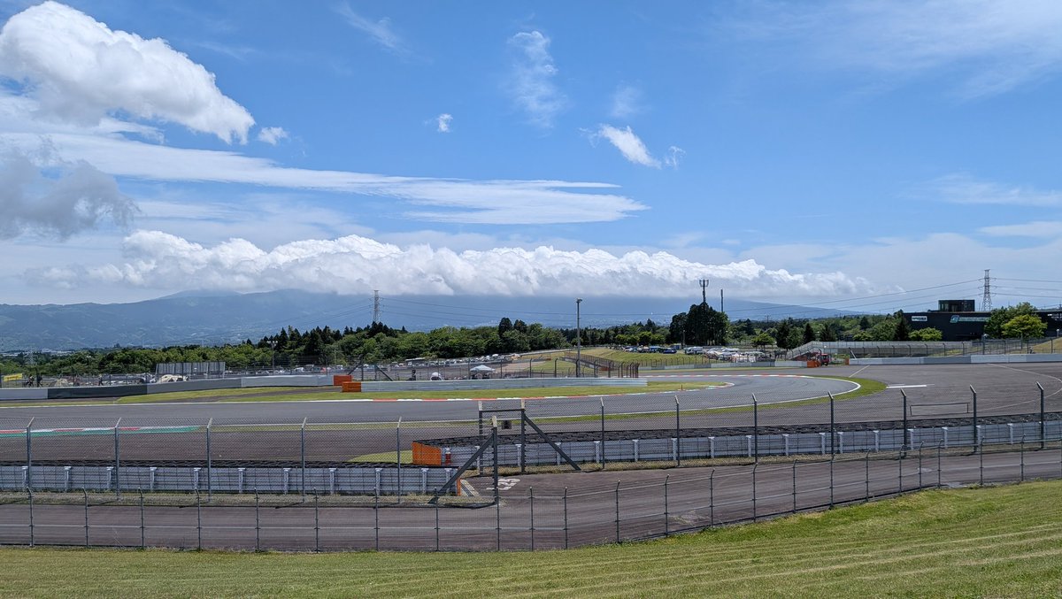 rahula_a's tweet photo. 場所確保！
#superGT https://t.co/DzLVlGH1NW
