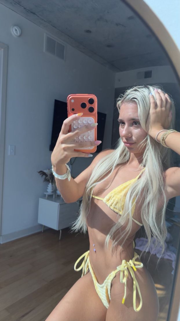 uronlyky's tweet photo. You wanna see me without my bikini on ? #pcbleaks #hottubleaks #leaked #onlyfansgirl https://t.co/gJqfkRpjdU