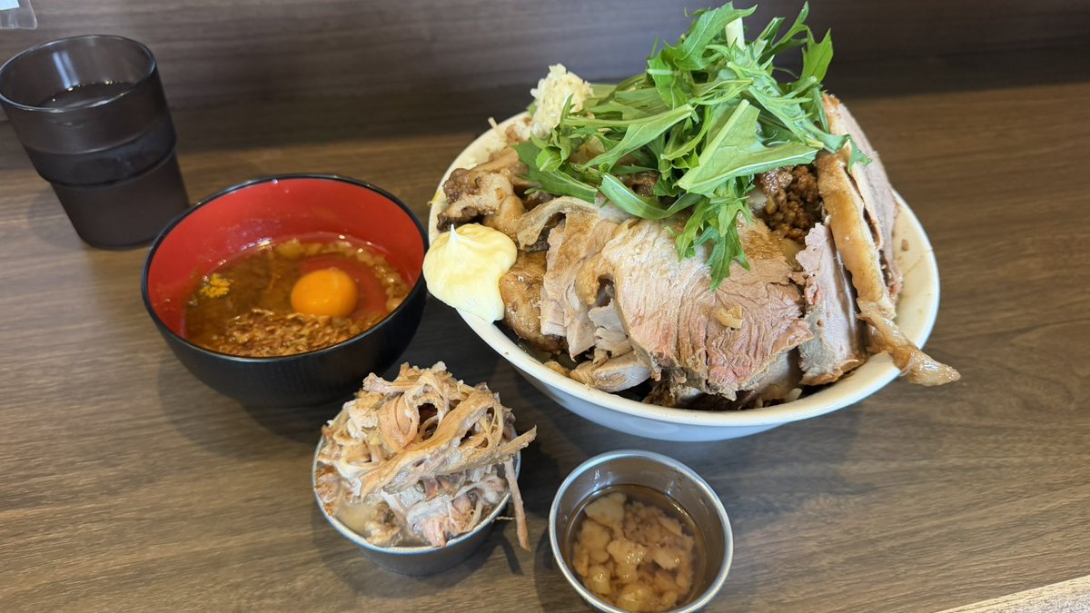 【豚豚骨】ANGLE（アングル） 02NECKLESS ゴールド　Mサイズ ラーメン最高 伝説の担々まぜそば300g ﾆﾝﾆｸｽｸﾅﾒﾔｻｲｱﾌﾞﾗﾏｼ 豚マシ