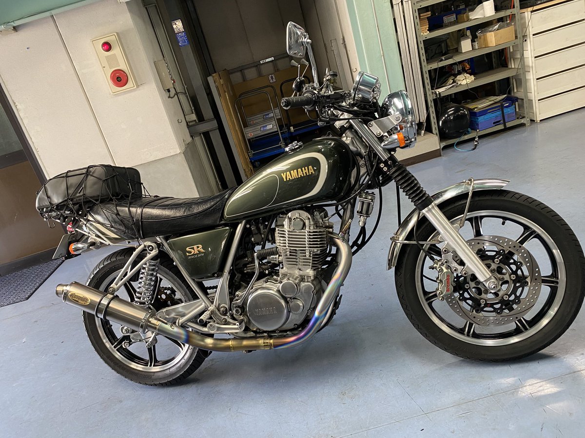 husky634's tweet photo. 乗らなきゃ分からない!
すげぇ!フルコン制御のSR400!
ピチューボのフロント足周りのセットアップ!これぞプロの仕事!
やるなぁNINE GATE!
久々、自分の以外で楽しいバイク乗った!
#ninegate
#9gate https://t.co/FQxw093ZNG