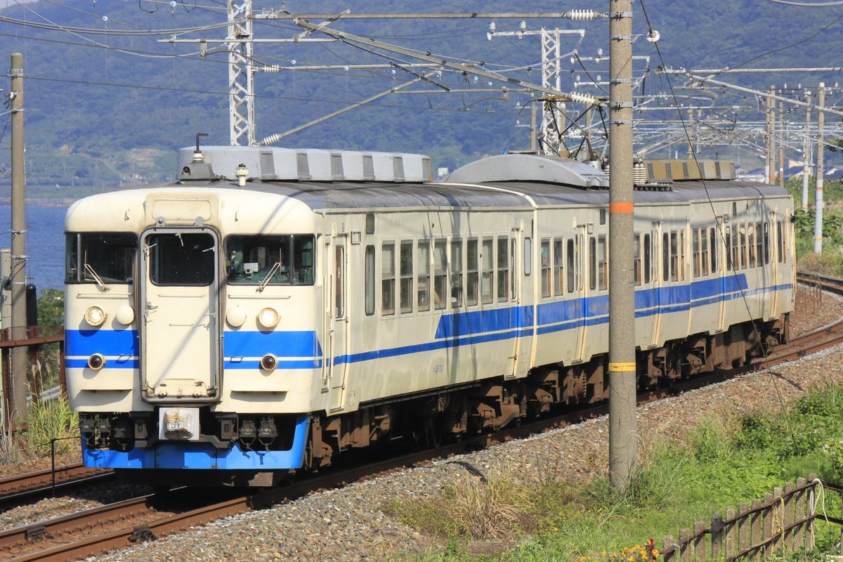 2026.5.4 快速ホリデーライナー1号 日本海ひすいライン 8002M えちごトキめき鉄道413系・455系 カン無し北陸色を有間川で撮影 ...