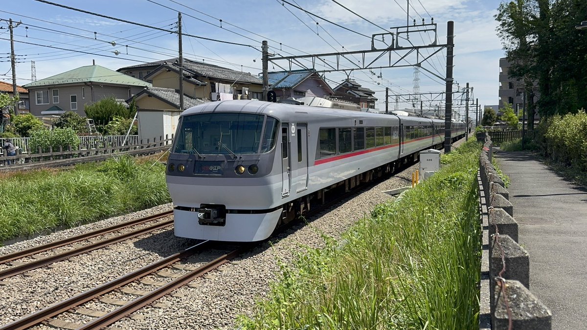 noahratta's tweet photo. 鉄分補給その1
#西武10000系
#NRA
#西武鉄道
#NEWREDARROW https://t.co/qboF5CTvBe