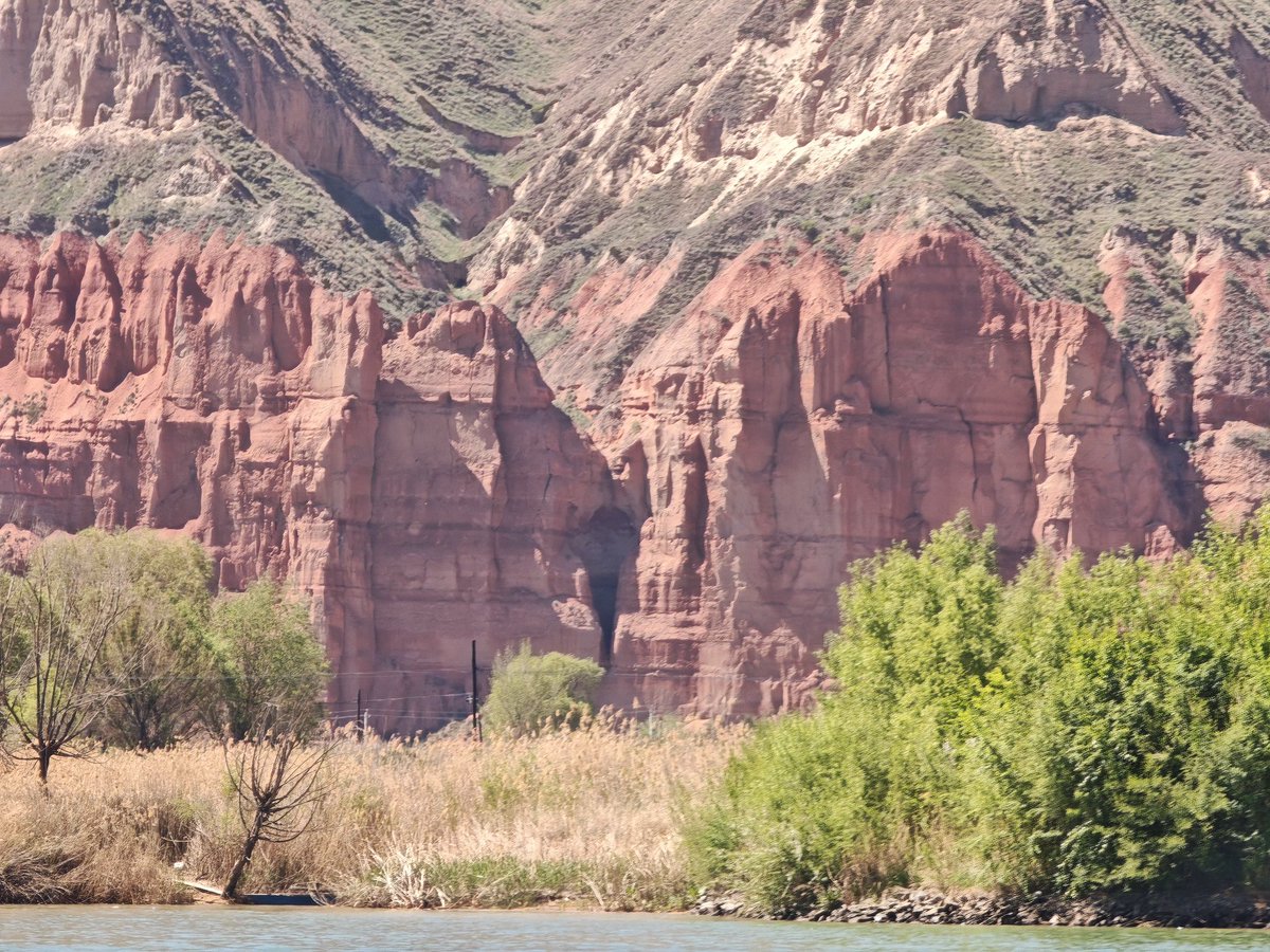 hello_DINGXI's tweet photo. Yongjing section of the Yellow River.  黄河永靖段风景如画 https://t.co/Mm5j3LMERX