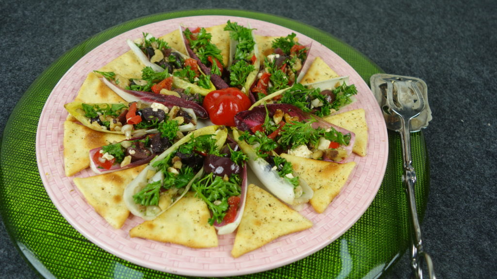 GGoodtaste's tweet image. Sneak Peek from Food for Body Mind and Spirit! These beautiful Greek Endive Boats with Feta Filled Black Olive Salad unveil A Mother’s Love on Every Plate – Part 2.
Fresh, colorful, they disappear fast, so make a double batch! #Recipe on the blog #podcast