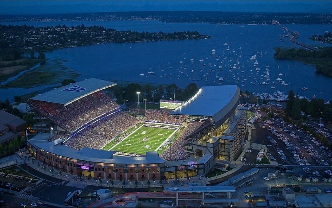 USAcracker's tweet photo. @VinnysCorner1 University of Washington's 
Husky Stadium @GreatestSetting https://t.co/wgfhE47YDv