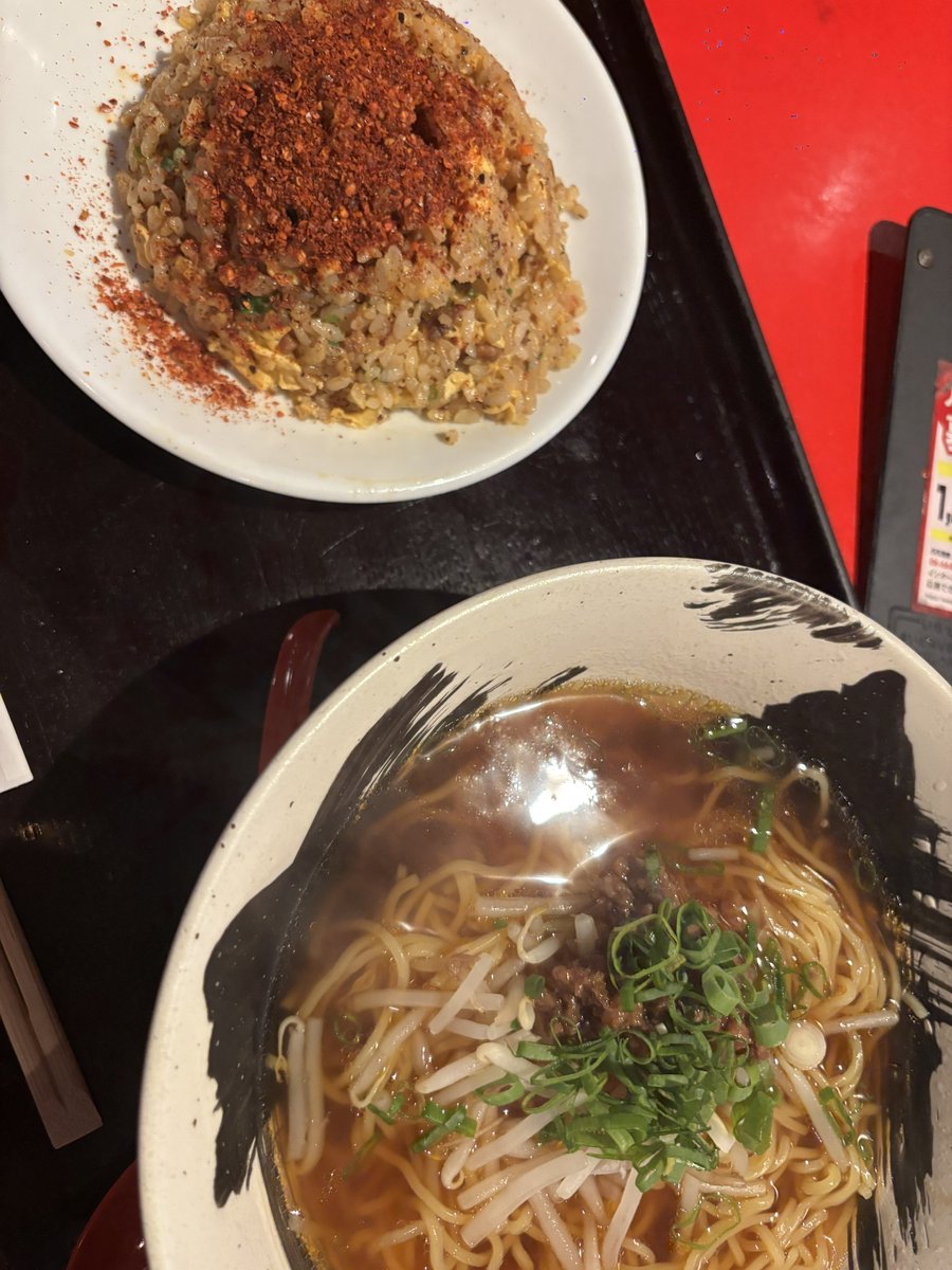 LZaxmr's tweet photo. 久しぶりに難波きて麻婆豆腐食べたくて店に入ったのに麻婆豆腐無しのメニュー頼んでしもた∑(ﾟДﾟ) https://t.co/BR0VWGy5k8